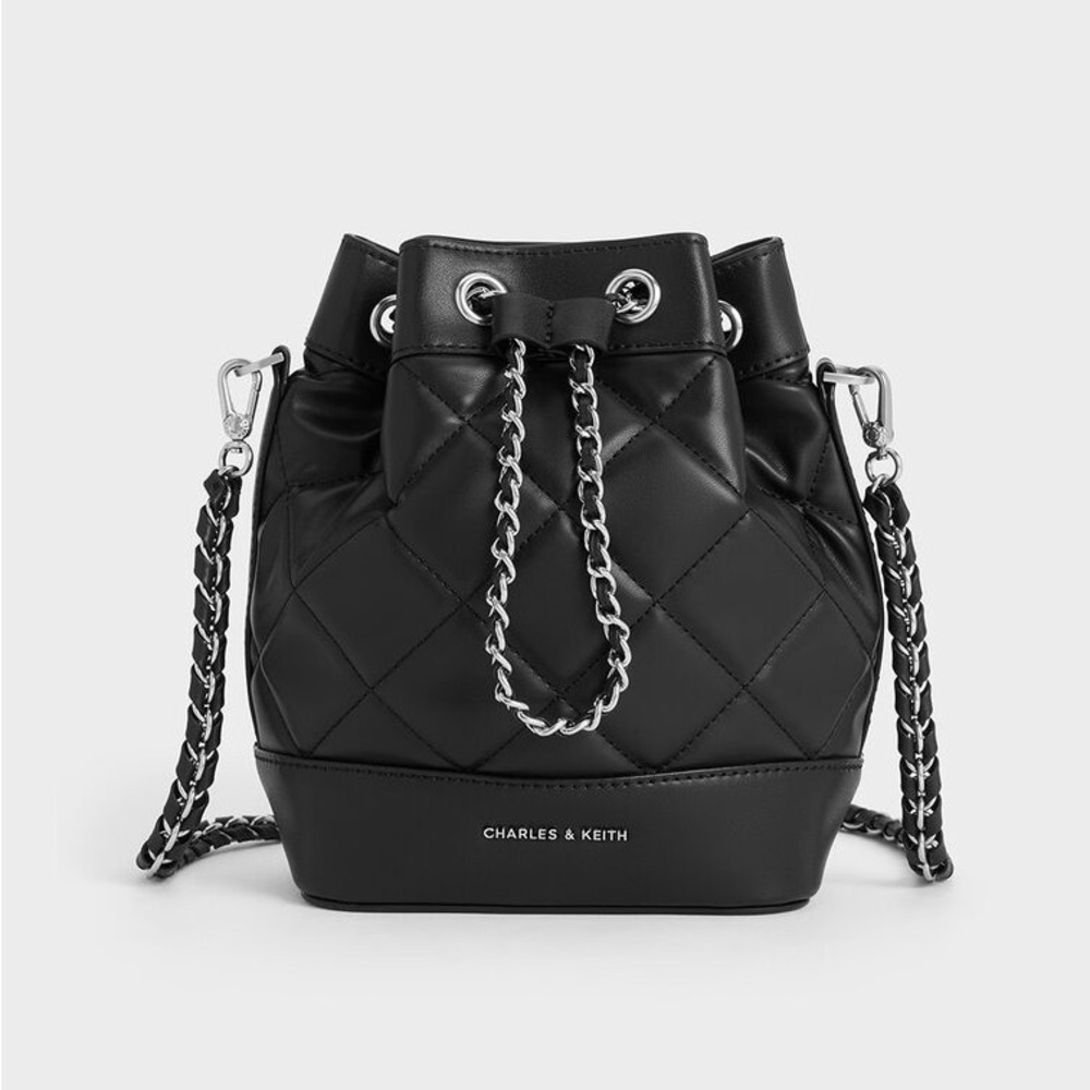 CHARLES & KEITH | Julia Quilted Two-Way Bucket Bag - Noir